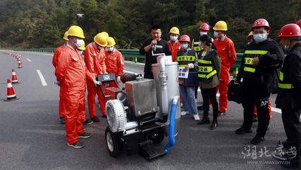 创新引领，匠心筑路——县交通运输局大力推广‘四新技术’与新材料服务